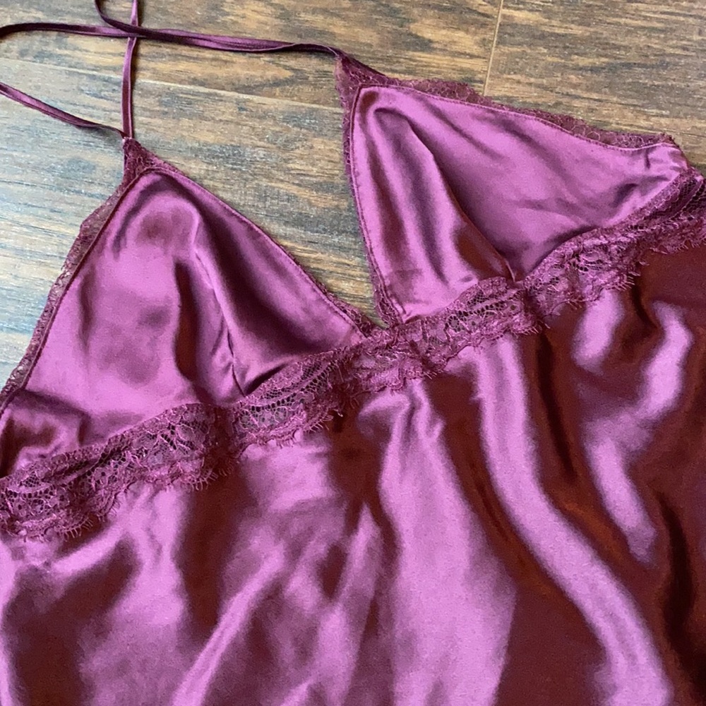 Victoria’s Secret - Picture 2 of 4